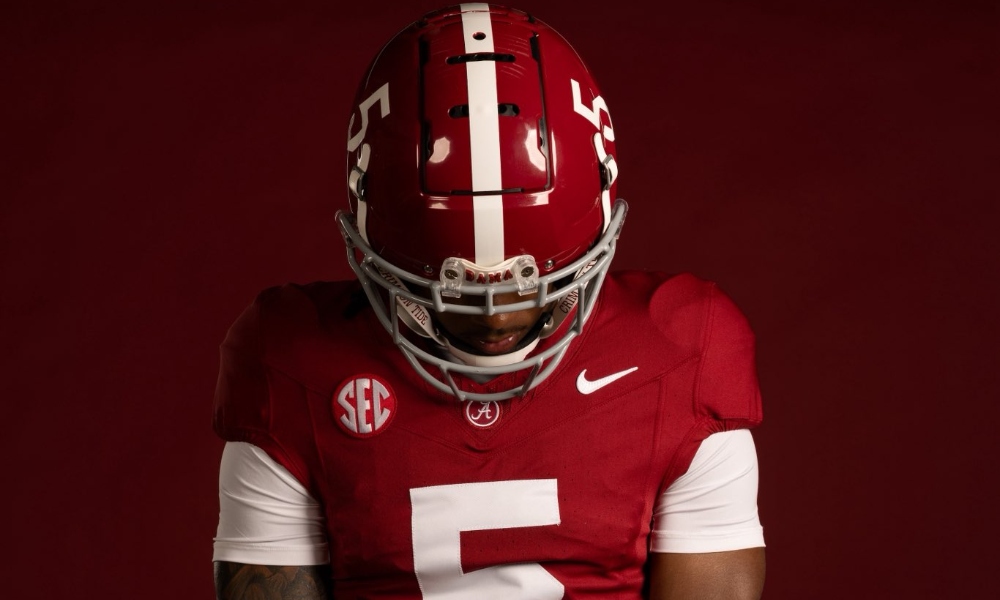 Alabama defensive back Dijon Lee poses in photo shoot