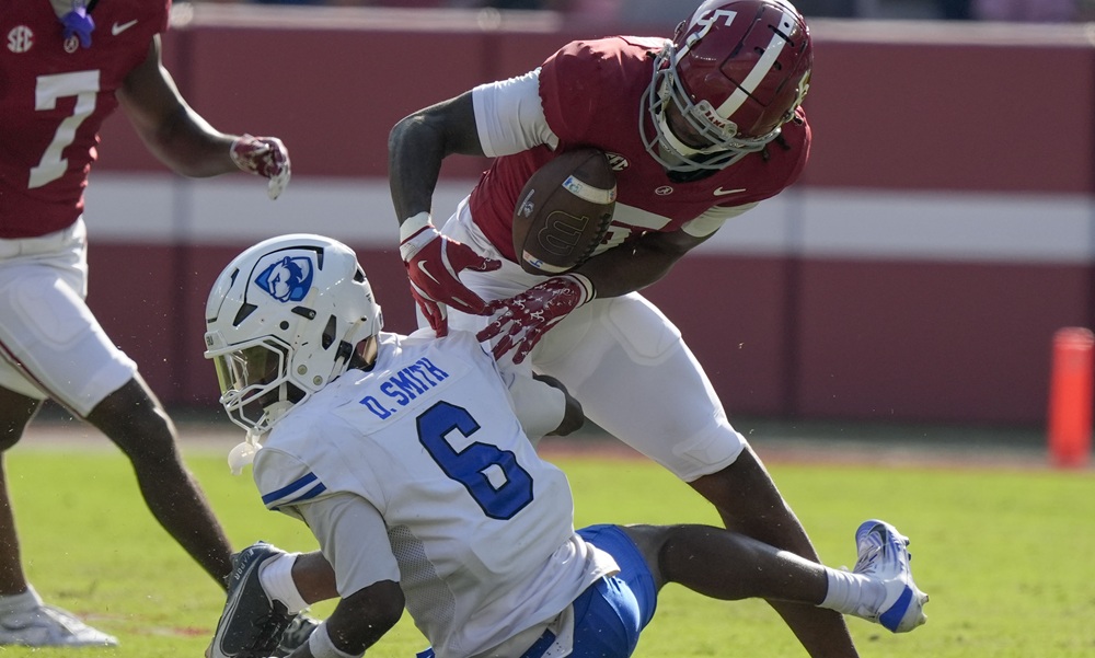 Alabama DB Dijon Lee (#5) records an interception in 2025 game versus Eastern Illinois.