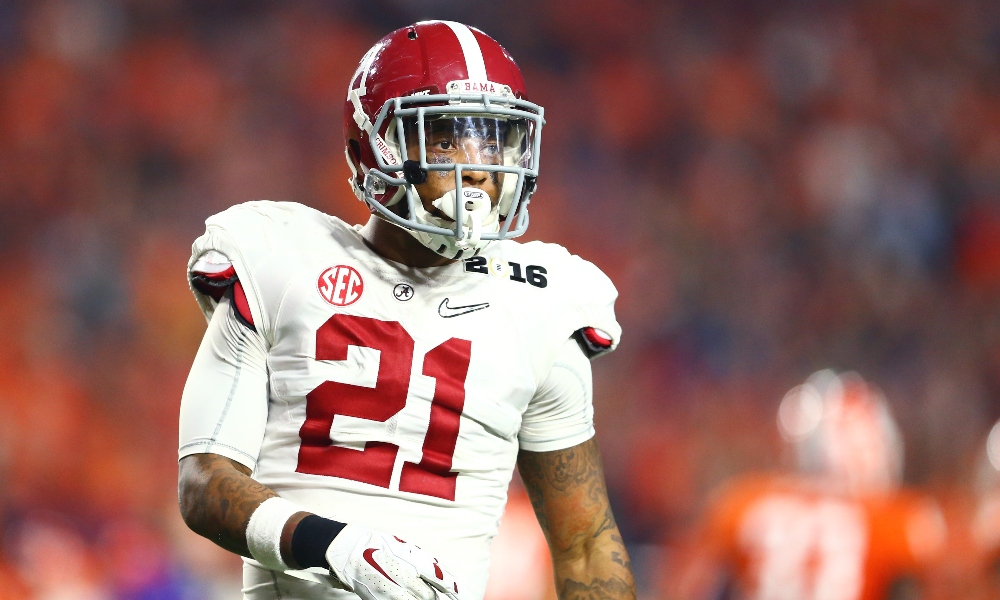 Alabama defensive back Maurice Smith checks the sideline during the National Championship Game against Clemson.