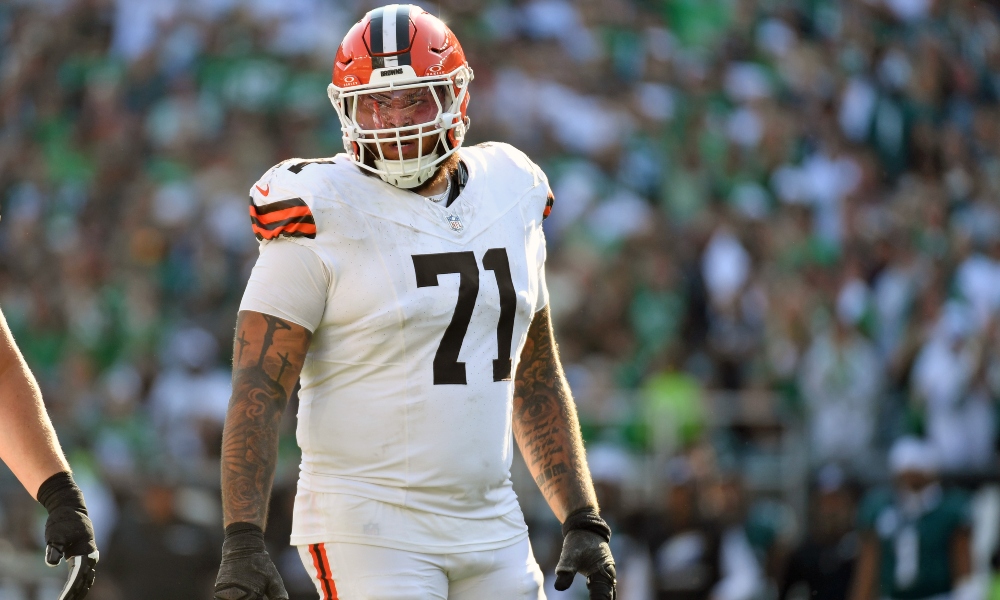 Oct 13, 2024; Philadelphia, Pennsylvania, USA; Cleveland Browns offensive tackle Jedrick Wills Jr. (71) against the Philadelphia Eagles at Lincoln Financial Field.